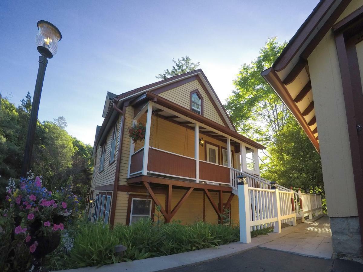 The Fox And Owl Inn Port Jefferson Exterior photo