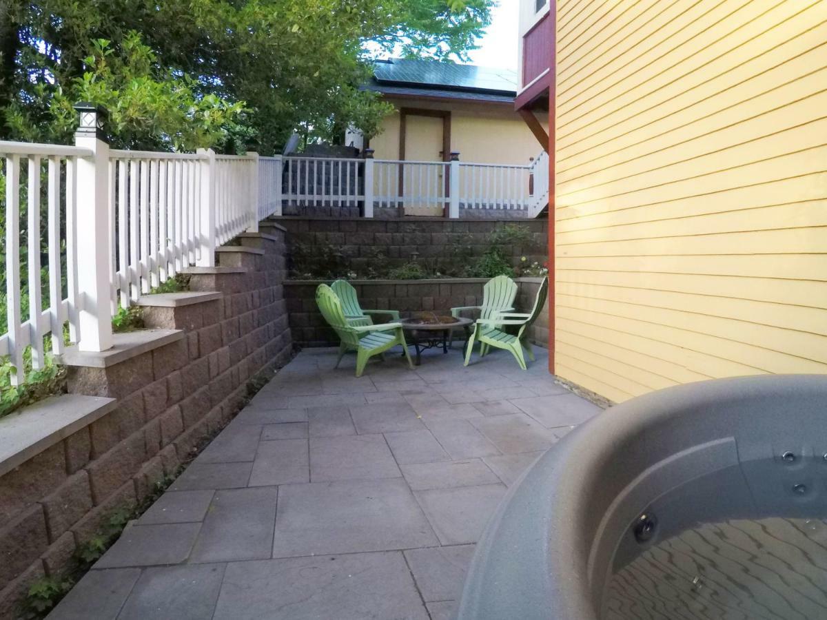 The Fox And Owl Inn Port Jefferson Exterior photo